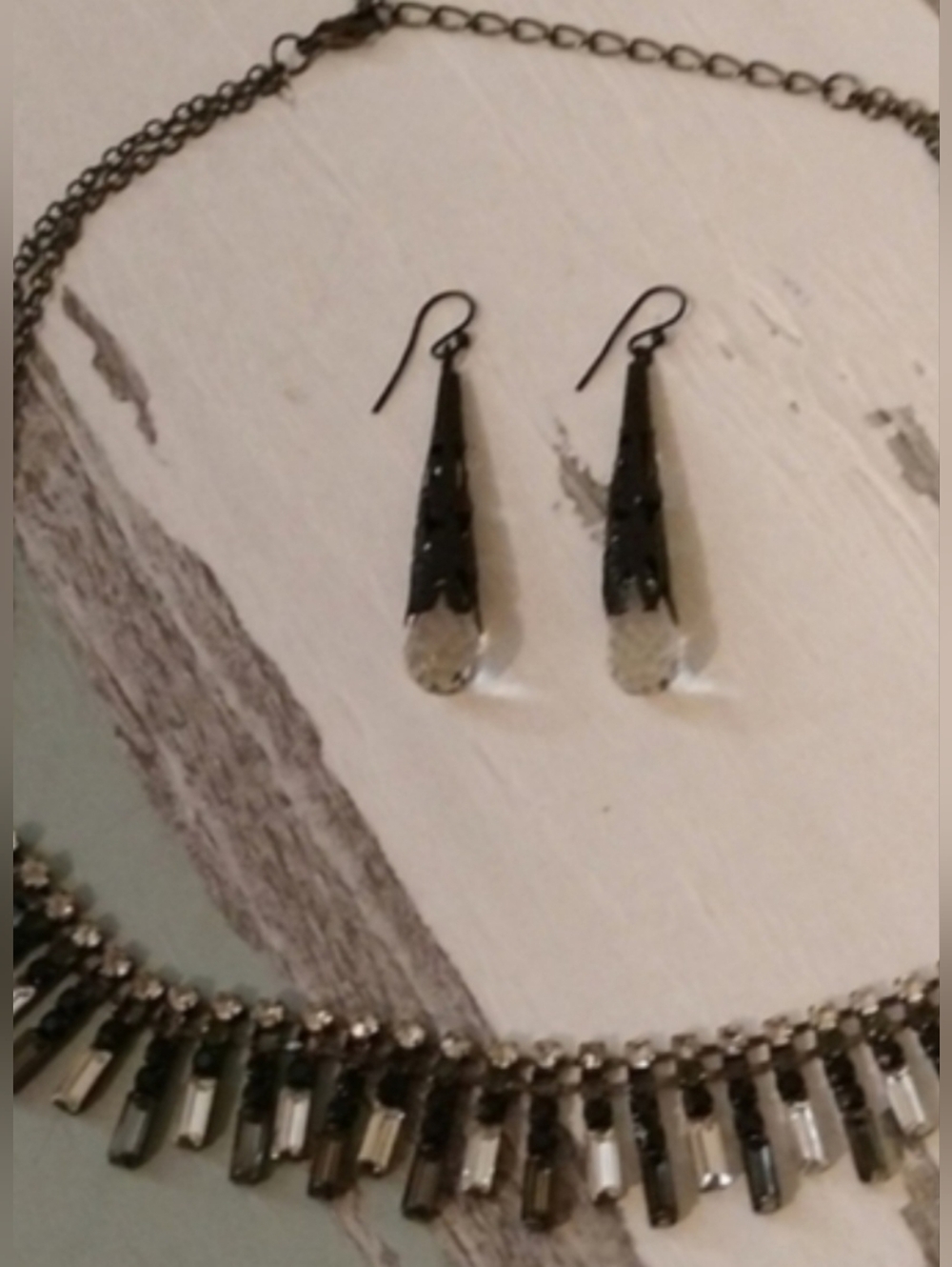 Black & Silver Chocker Necklace and earring set. Excellent Condition